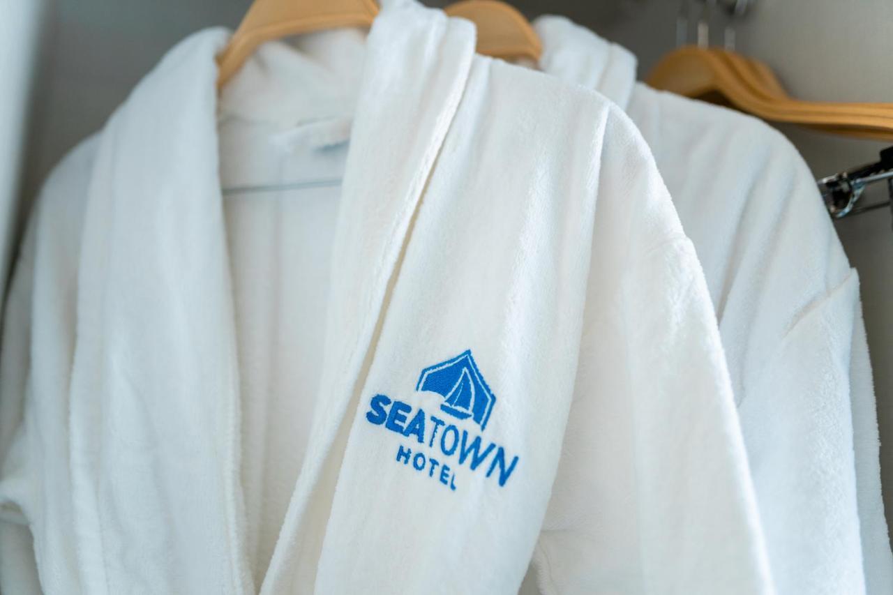 Seatown 3*